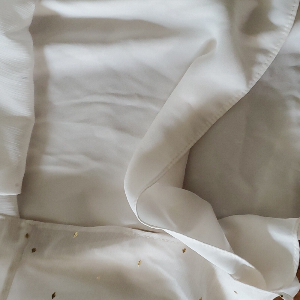 Vince Camuto Gilded Diamond Print Mock Neck Blouse In Pearl Ivory/Gold - Picture 6 of 7